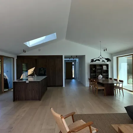 Brand New Designer House Near Sea And Nature Nyaraló